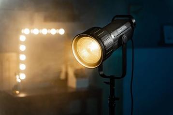 Aputure Light Storm 300X + 2X fresnel beschikbaar voor biedingen