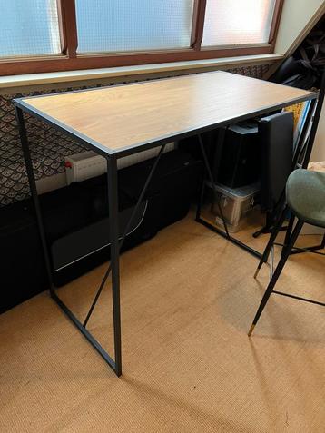 Hoge tafel/ Sta Bureau - Zo Goed Als Nieuw beschikbaar voor biedingen