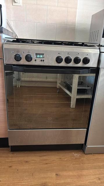 Indesit gasfornuis. Gebruikt maar zonder schade beschikbaar voor biedingen