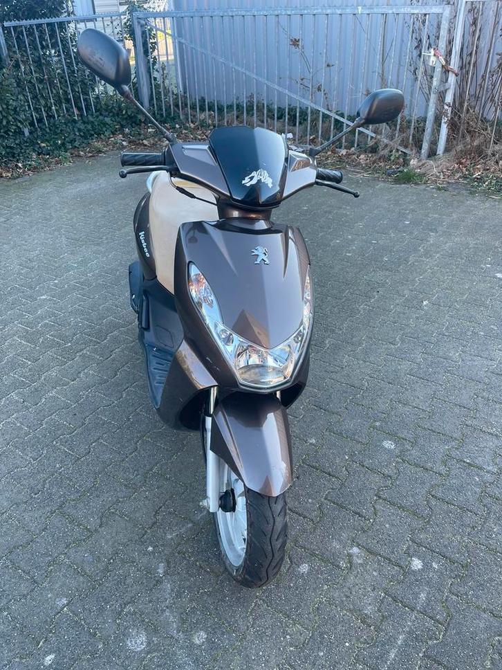 Peugeot Kisbee – Blauw kenteken – 2016, Fietsen en Brommers, Snorfietsen en Snorscooters, Zo goed als nieuw, Peugeot, Benzine