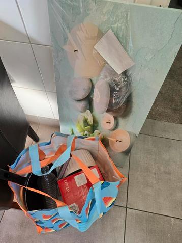 Wat keuken spullen en wand decoratie (nieuw) gratis beschikbaar voor biedingen