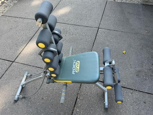 Fitnessbankje met halters & gewichten, Sport en Fitness, Fitnessapparatuur, Zo goed als nieuw, Krachtstation, Armen, Benen, Borst