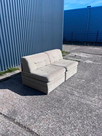 Vintage slaapbank bank corduroy beschikbaar voor biedingen