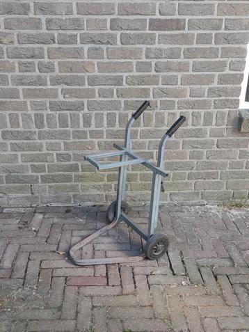 Kleine steekwagen voor fles of aggregaat beschikbaar voor biedingen