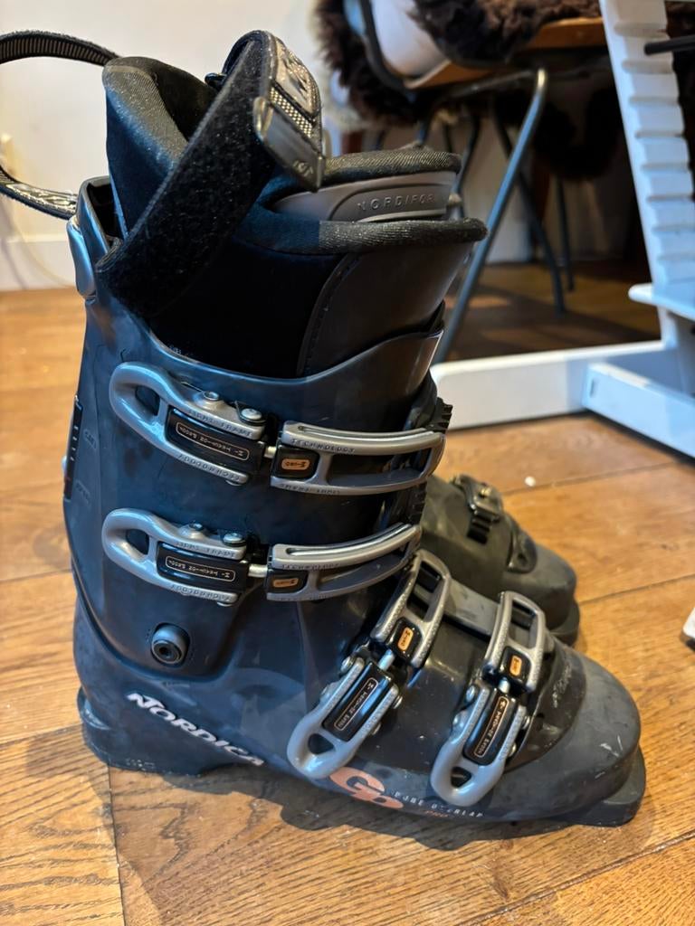 Nordica skischoen skimaat 27.0 27.5, Ophalen, 160 tot 180 cm, Schoenen, Zo goed als nieuw