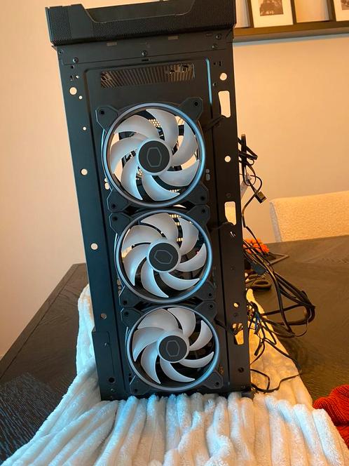 Nr400 coolermaster pc case + 4 halo 2 120mm fans, Computers en Software, Computerbehuizingen, Zo goed als nieuw, Ophalen
