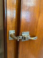 Stoere vintage eendeurskast, Ophalen