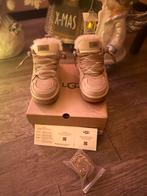 UGG Lowmel 40 nieuw Sand, Kleding | Dames, Verzenden, Beige, Nieuw, Sneakers of Gympen