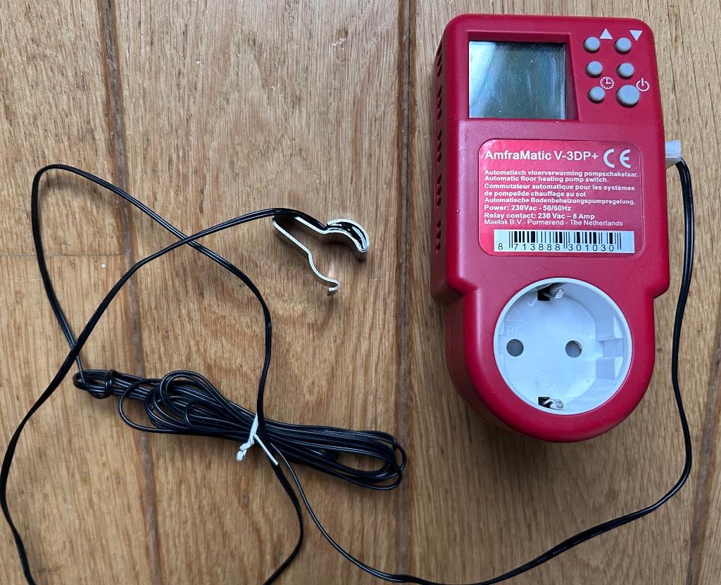 Pompschakelaar vloerverwarming AmfraMatic V3DP+ verlichting, Doe-het-zelf en Verbouw, Thermostaten, Zo goed als nieuw, Ophalen of Verzenden