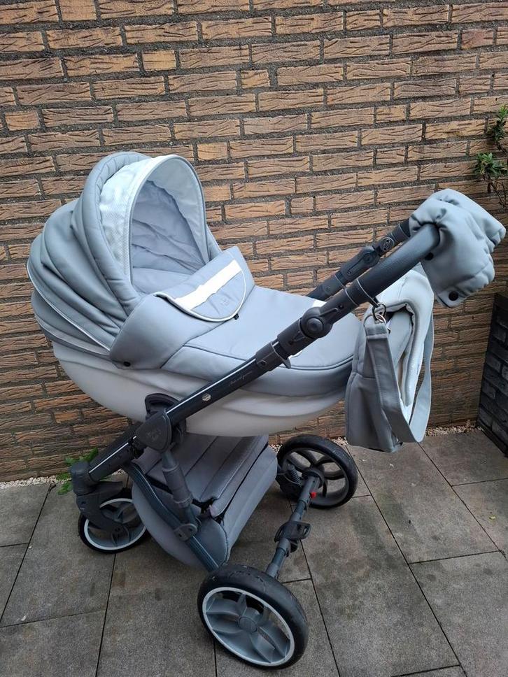 Baby Merc kinderwagen wit grijs leer, Kinderen en Baby's, Kinderwagens en Combinaties, Overige merken, Verstelbare duwstang, Ophalen