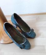 Pumps in blauw met geruite hak en zool mt 39, Pumps, Zo goed als nieuw, Cubanas, Verzenden