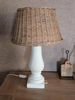Mooie Balluster Tafellamp met rieten Lampenkap, Ophalen of Verzenden, Zo goed als nieuw, Minder dan 50 cm