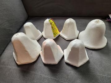 7 Piepschuim figuur kerstbellen beschikbaar voor biedingen