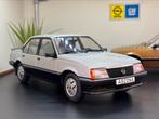 MCG Opel Ascona C 1.8 SR grijs 1:18, Ophalen of Verzenden, Nieuw, Overige merken