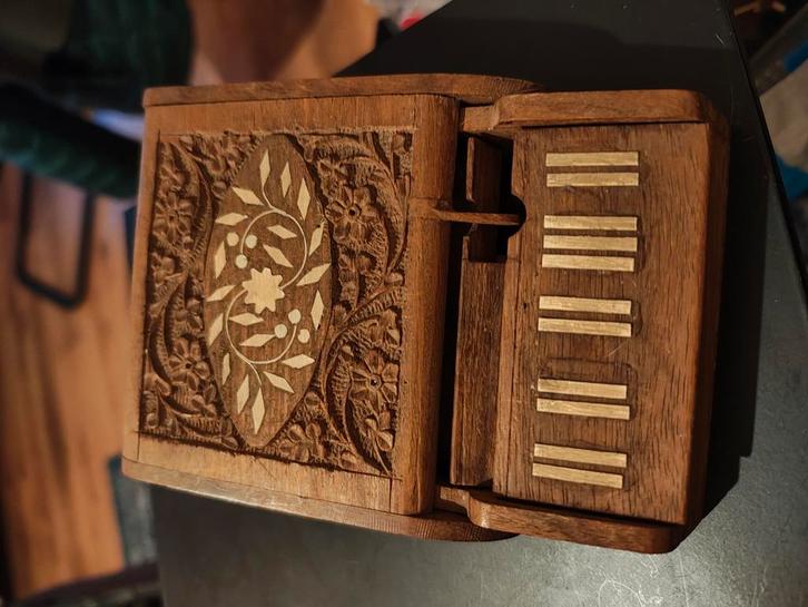 houten sigarettenhouder of sigarettendoosje vintage, Antiek en Kunst, Antiek | Overige Antiek, Ophalen of Verzenden