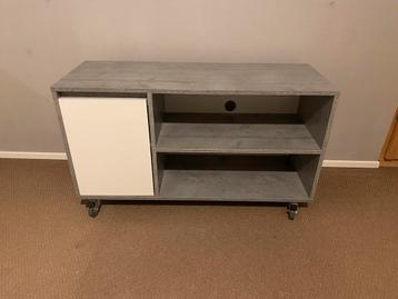 Kastje - 110x40x64 cm beschikbaar voor biedingen