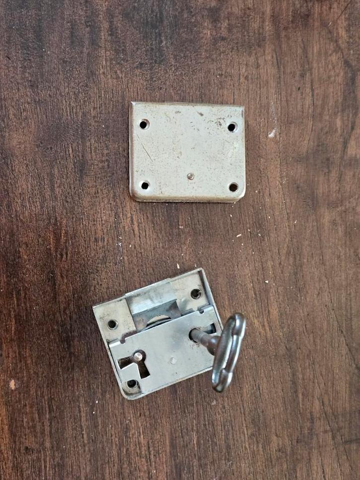 Metalen Beslag - Diverse Onderdelen, Doe-het-zelf en Verbouw, Hang- en Sluitwerk, Gebruikt, Slot, IJzer, Ophalen of Verzenden