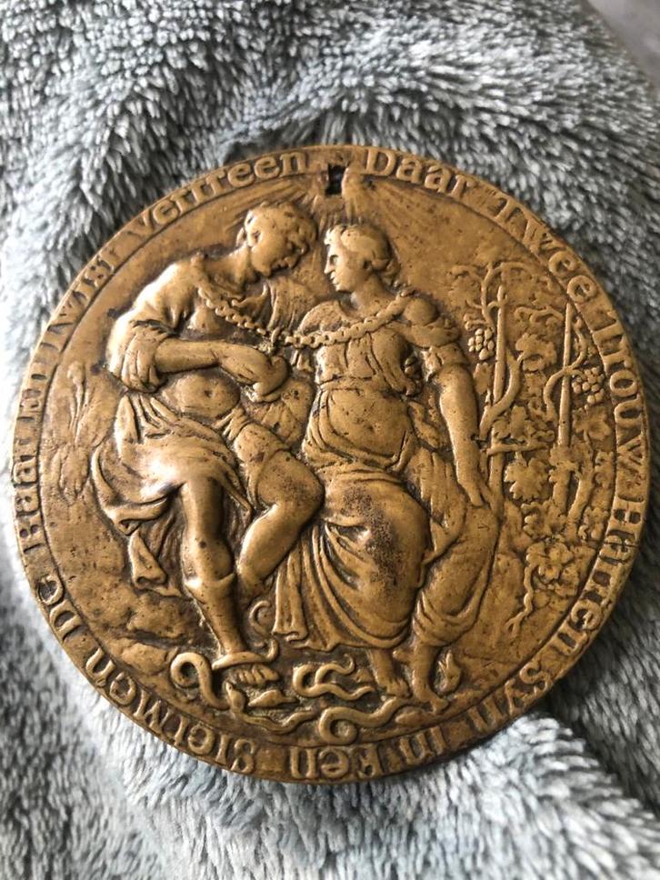 17e eeuwse Huwelijkspenning in Koper, Postzegels en Munten, Aandelen en Waardepapieren, Overige typen, Voor 1920, Ophalen of Verzenden