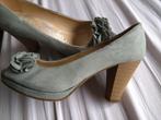 Pumps kleur groen/blauw met sleehak, Pumps, Ophalen of Verzenden, Zo goed als nieuw, Graceland