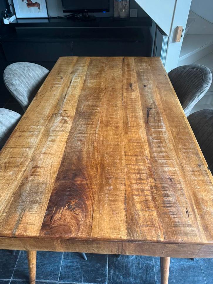 Mooie set, eettafel mangohout en design poot en 4 stoelen, Huis en Inrichting, Complete eetkamers, Zo goed als nieuw, 4 tot 6 stoelen