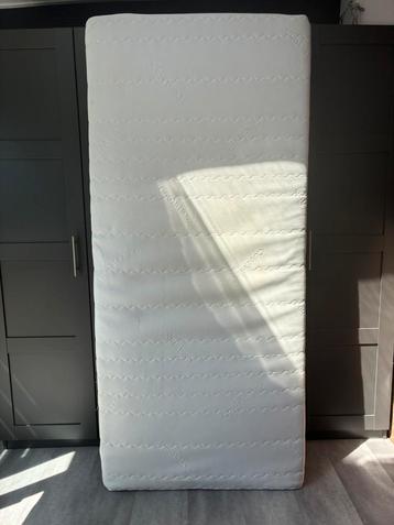Matras 90 cm x 200 cm x 17 cm (gebruikt) beschikbaar voor biedingen