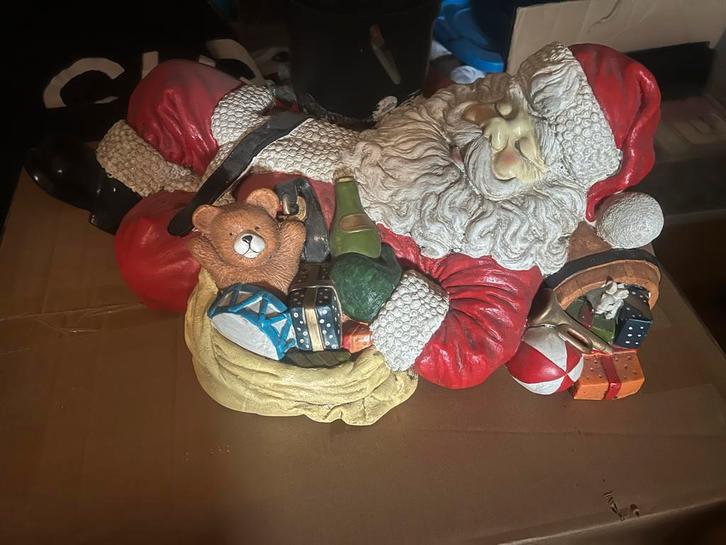 Kerstman Beeld met Cadeautjes, Tuin en Terras, Tuinbeelden, Gebruikt, Overige typen, Steen, Ophalen of Verzenden