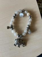 Armband met olifant bedel, Ophalen of Verzenden, Zo goed als nieuw, Elastiek, Met bedels of kralen