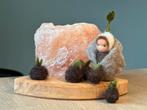 Wortelkindje & kiembolletjes grimms jaarring antroposofie, Ophalen of Verzenden, Nieuw, Figuurtje(s), Wolvilt