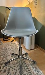 Grijze bureaustoel (krij naar de fotos), Huis en Inrichting, Bureaustoelen, Ophalen, Zo goed als nieuw, Grijs, Bureaustoel