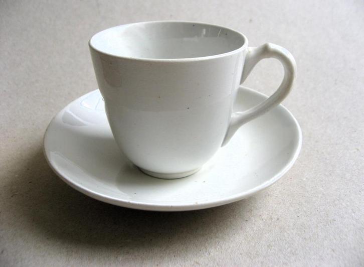 Mokka kop en schotel Societe Generale Maestricht jaren 30, Antiek en Kunst, Antiek | Servies los, Ophalen of Verzenden