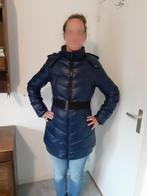Lange donkerblauwe gewatteerde winterjas maat XL valt kleine, Kleding | Dames, Jassen | Winter, Gedragen, Ophalen of Verzenden