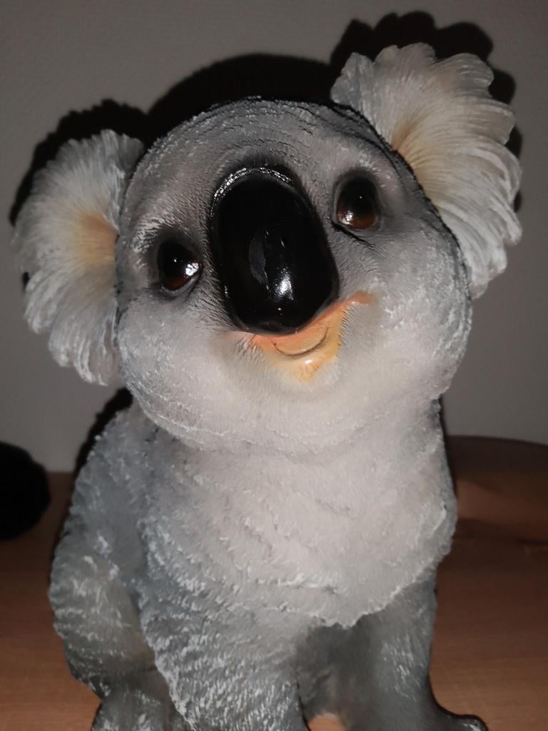 Schattig Koala Beeldje - Tuin Decoratie, Tuin en Terras, Tuinbeelden, Gebruikt, Dierenbeeld, Steen, Ophalen of Verzenden