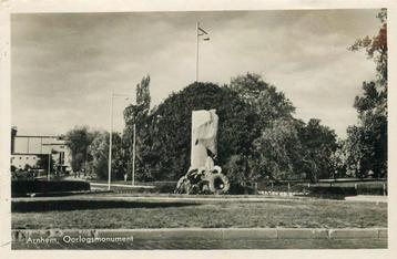 (387-204-031) Arnhem Oorlogsmonument beschikbaar voor biedingen