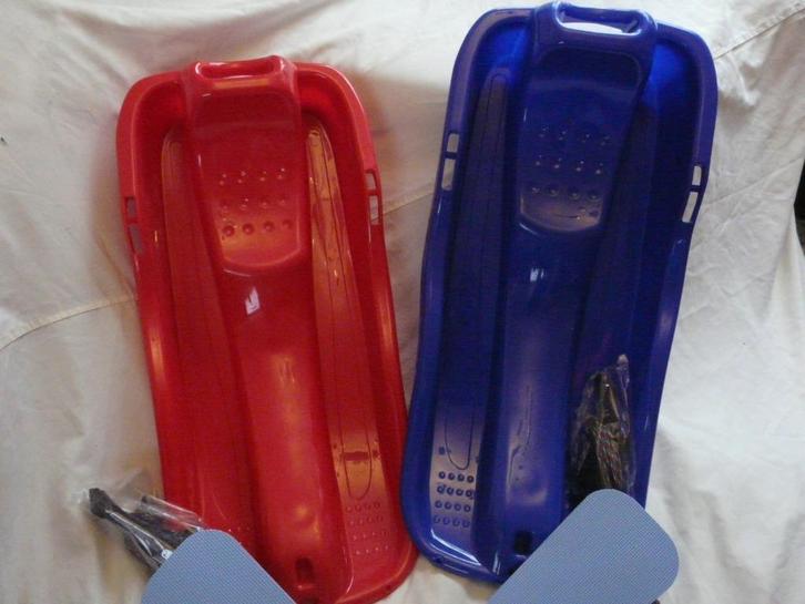 Slee. Nieuwe Slee van Kunstof. Met Rem en Trekkoord., Kinderen en Baby's, Speelgoed | Buiten | Sleeën, Nieuw, Kunststof, Rem, Ophalen of Verzenden