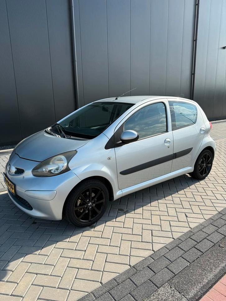 Toyota Aygo 1.0 12V Vvt-i 5DRS 2007 Grijs, Auto's, Toyota, Particulier, Aygo, Benzine, A, Hatchback, Handgeschakeld, Origineel Nederlands
