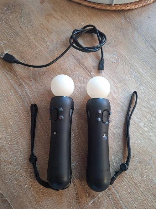 2 playstation move controllers met laadkabel ps4 en ps5, Spelcomputers en Games, Virtual Reality, Zo goed als nieuw, Sony PlayStation