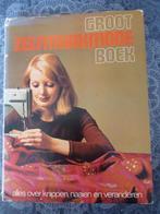 Groot Zelfmaakmode Boek - Alles over knippen en naaien, Ophalen of Verzenden, Gelezen, Overige typen, Marion