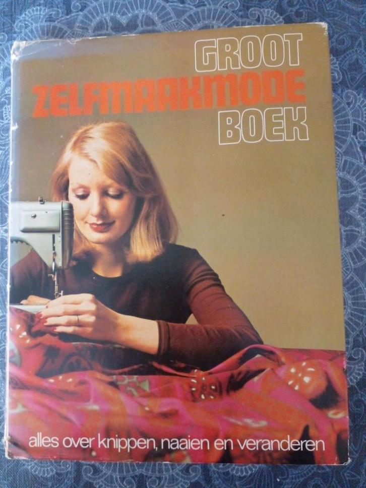 Groot Zelfmaakmode Boek - Alles over knippen en naaien, Boeken, Gezondheid, Dieet en Voeding, Gelezen, Overige typen, Ophalen of Verzenden
