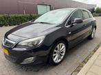 Opel Astra 1.4 Turbo 5D 2011 Zwart 120PK!, Auto's, Opel, Stof, 4 cilinders, Zwart, Origineel Nederlands