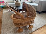 Rotan Poppenbed & Poppenwagen, Kinderen en Baby's, Speelgoed | Poppen, Ophalen, Gebruikt, Babypop