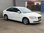 Volvo S40 1.6D Kinetic, Auto's, Volvo, Voorwielaandrijving, Gebruikt, Zwart, 4 cilinders