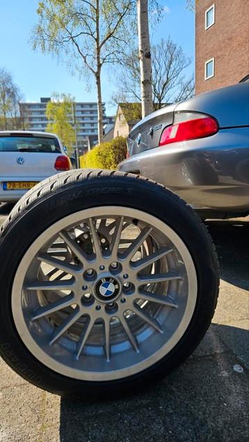 GEZOCHT 4 BMW velgen wielen style32 8J 17inch beschikbaar voor biedingen