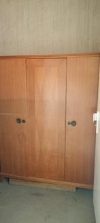 Kast, Huis en Inrichting, Kasten | Kledingkasten, Ophalen, Gebruikt, Degelijk oud, 200 cm of meer
