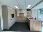 Showmodel keuken voor spotprijs. Helemaal compleet!, Huis en Inrichting, Keuken | Complete keukens, Ophalen, Zo goed als nieuw