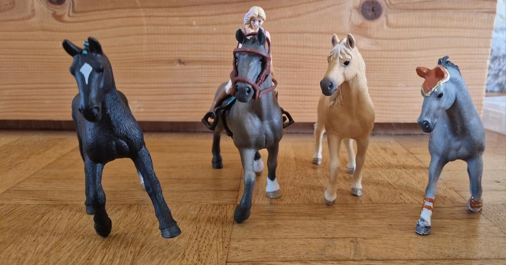 heel veel schleich paarden zijn los op te halen of natuurlij, Ophalen, Zo goed als nieuw