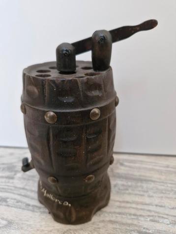 Retro houten biervat sigarettenhouder. beschikbaar voor biedingen