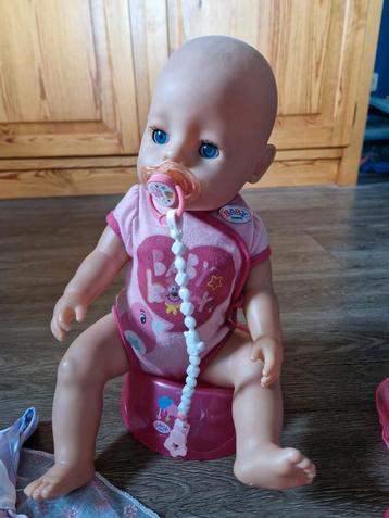 Baby Born pop met accessoires beschikbaar voor biedingen