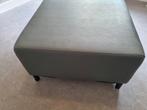 Hocker poef grijs leer, Huis en Inrichting, Banken | Voetenbanken en Poefen, Ophalen, Minder dan 50 cm, Gebruikt, Leer
