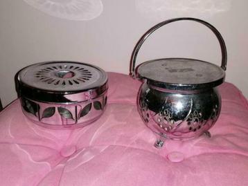 2 oude theelichtjes. 1 elektrisch en 1 met waxinelichtje

 beschikbaar voor biedingen