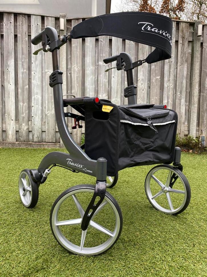 Travixx Deluxe S - Medipoint rollator +tas+rugband, Diversen, Rollators, Zo goed als nieuw, Lichtgewicht, Opvouwbaar, Ophalen
